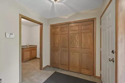 Entry Way - 5015 Martin Rd, Duluth, MN 55803 photo 2 of 2