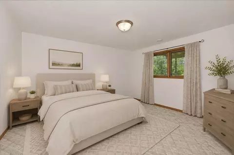 Bedroom - 5015 Martin Rd, Duluth, MN 55803 photo 5 of 8
