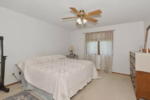 Bedroom - 5015 Martin Rd, Duluth, MN 55803 photo 1 of 8