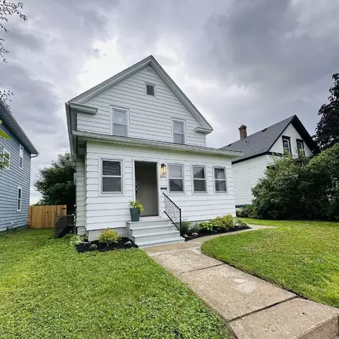 1074 Galtier St, Saint Paul, MN 55117