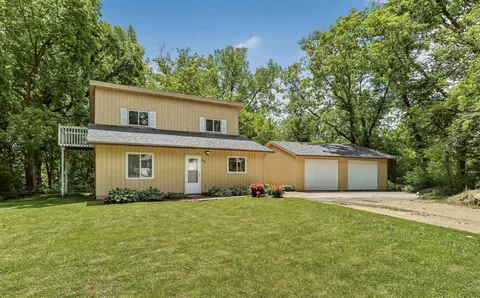 313 Cherry St W, Mazeppa, MN 55956