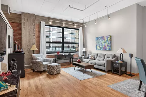 250 Park Ave #502, Minneapolis, MN 55415