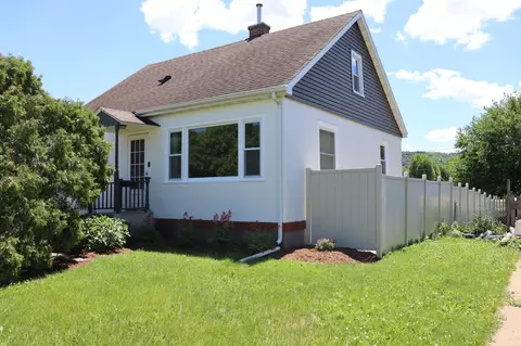 865 Gilmore Ave, Winona, MN 55987