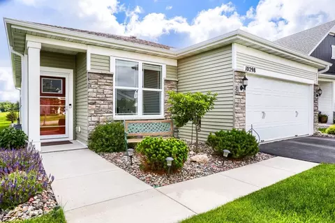 10298 Elm Ln, Rogers, MN 55374