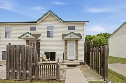 841 37th Ave N, Fargo, ND 58102