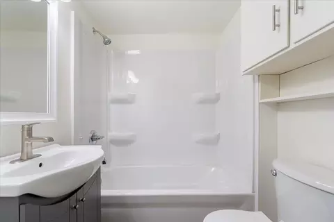 Bath - 1609 S 10th St, Brainerd, MN 56401 photo 1 of 1