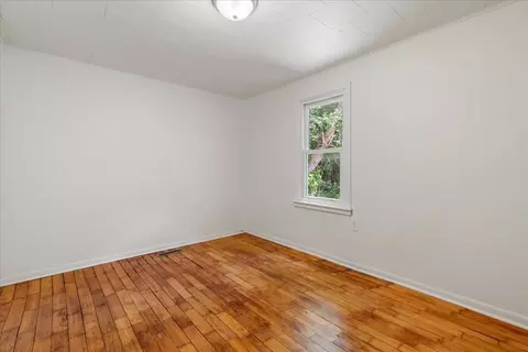 Bedroom - 1609 S 10th St, Brainerd, MN 56401 photo 2 of 4