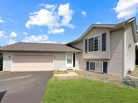 817 Daniel Dr, Belle Plaine, MN 56011