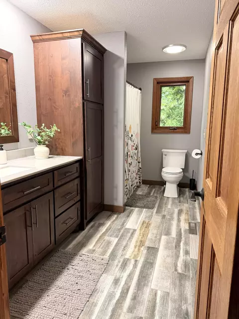 Bath - 3155 Matthew Dr, Windom, MN 56101 photo 1 of 3