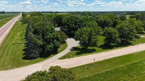 3155 Matthew Dr, Windom, MN 56101