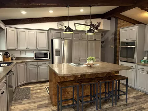 Kitchen - 3155 Matthew Dr, Windom, MN 56101 photo 3 of 6