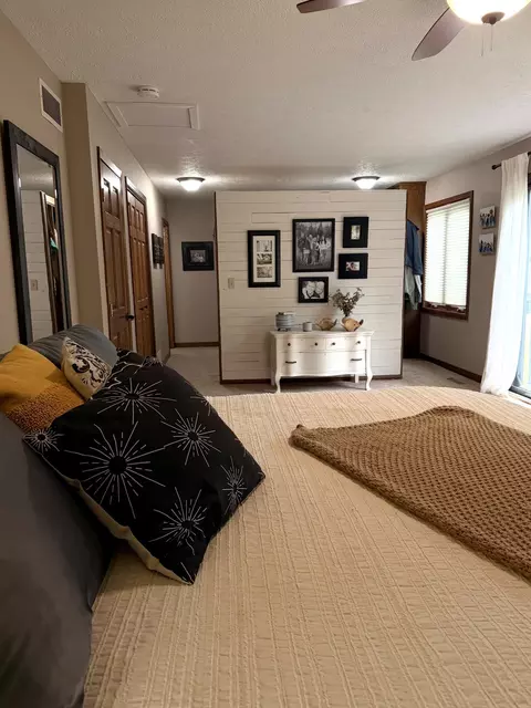 Bedroom - 3155 Matthew Dr, Windom, MN 56101 photo 3 of 6