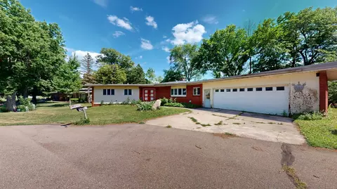 118 Arrowhead Rd, Emmons, MN 56029