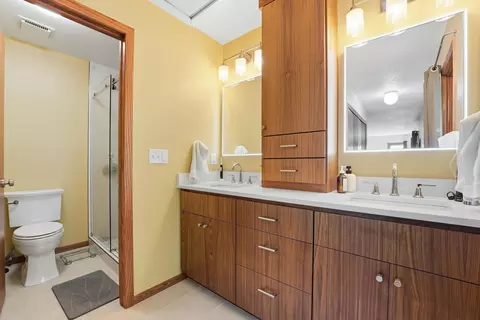 Bath - 8601 Chalet Rd, Bloomington, MN 55438 photo 2 of 4