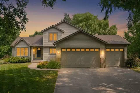 365 Linda Cir, Lino Lakes, MN 55014