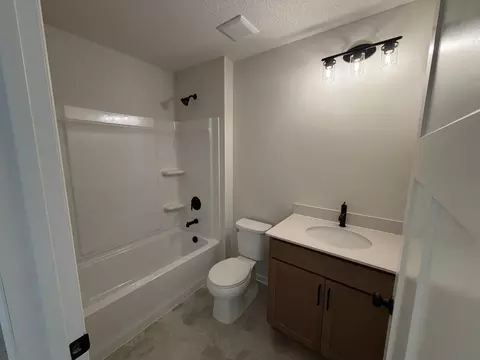 Bath - 13614 Willow Dr, Rogers, MN 55374 photo 2 of 2