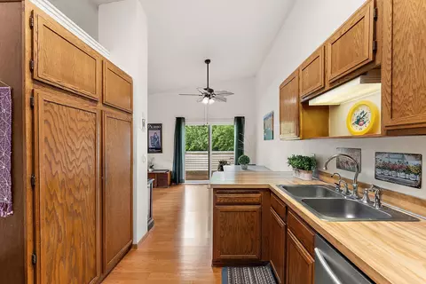 Kitchen - 3836 Laurel Ct, Eagan, MN 55122 photo 4 of 4