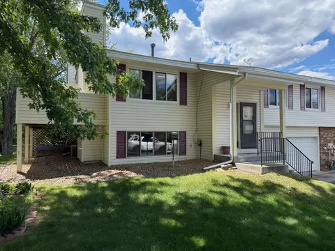 3836 Laurel Ct, Eagan, MN 55122