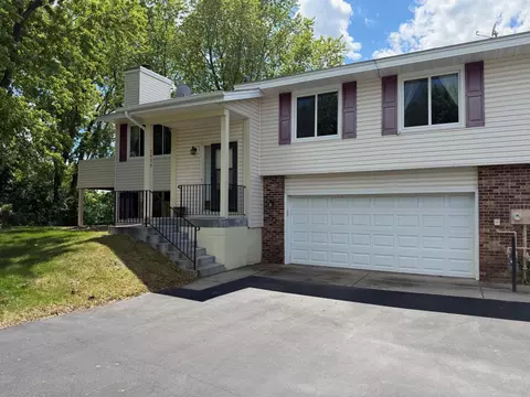 3836 Laurel Ct, Eagan, MN 55122