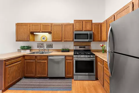 Kitchen - 3836 Laurel Ct, Eagan, MN 55122 photo 3 of 4