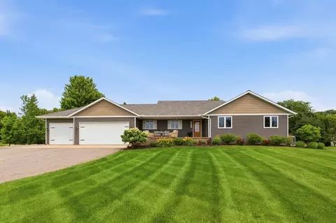 19436 Memory Cir, Hutchinson, MN 55350