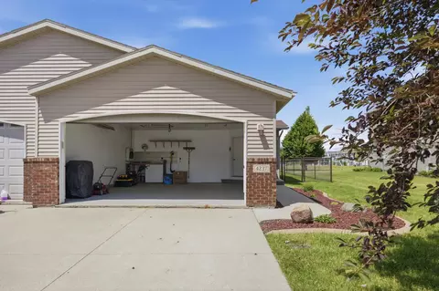 Exterior - 4237 39th Ave S, Fargo, ND 58104 photo 7 of 8