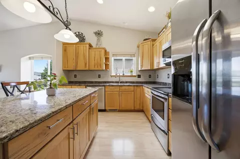 Kitchen - 4237 39th Ave S, Fargo, ND 58104 photo 2 of 4