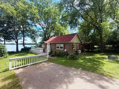 3746 Sioux Ln, Madison Lake, MN 56063