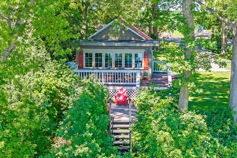 3746 Sioux Ln, Madison Lake, MN 56063