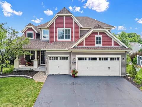 617 Eastgate Pkwy, Mahtomedi, MN 55115