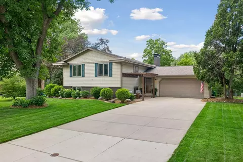 6328 Limerick Ln, Edina, MN 55439