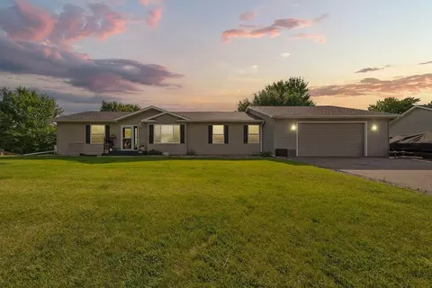 228 Plum Run, Le Sueur, MN 56058