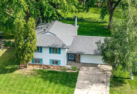 1083 Whitney Dr, Apple Valley, MN 55124