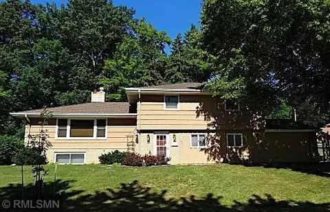 1627 Deerwood Dr, South Saint Paul, MN 55075