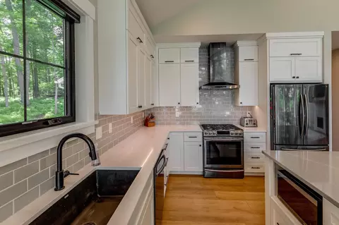 Kitchen - 2229 Red Oak Dr SW, Brainerd, MN 56401 photo 1 of 4