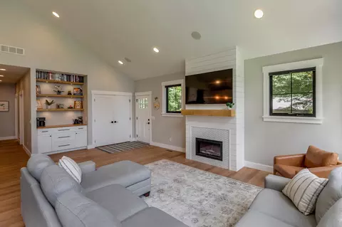 Living - 2229 Red Oak Dr SW, Brainerd, MN 56401 photo 2 of 5