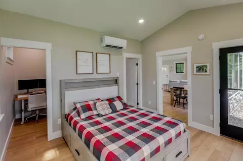 Bedroom - 2229 Red Oak Dr SW, Brainerd, MN 56401 photo 2 of 5
