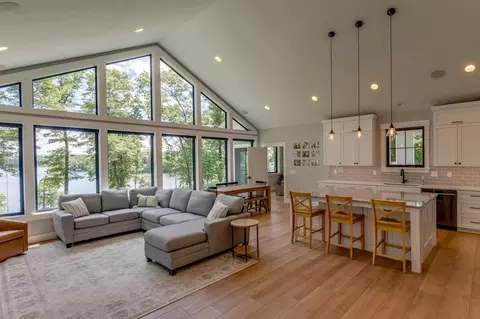 Living - 2229 Red Oak Dr SW, Brainerd, MN 56401 photo 4 of 5
