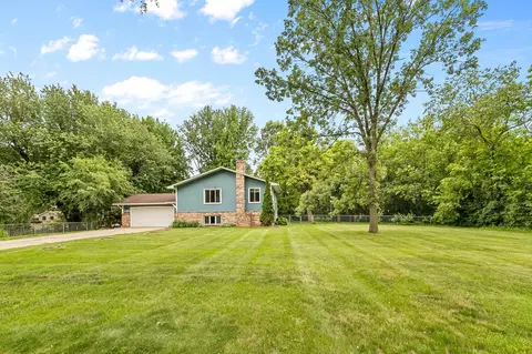 1390 Rainier Ln, Eagan, MN 55121