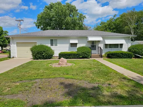 507 S Elm St, Lamberton, MN 56152