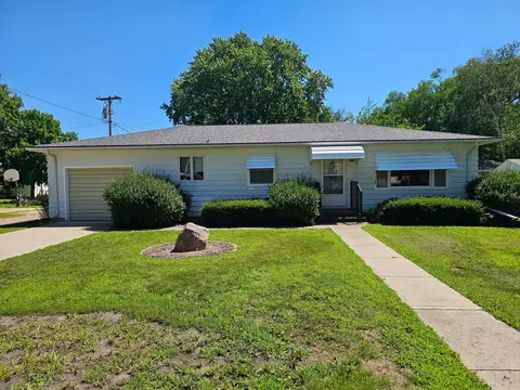 507 S Elm St, Lamberton, MN 56152
