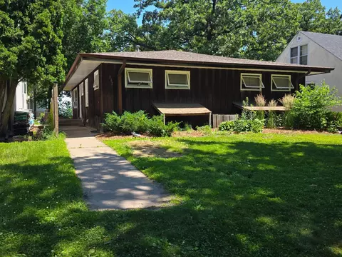 840 25th Ave SE, Minneapolis, MN 55414