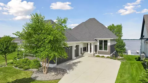 161 Lakeshore Cir, Waconia, MN 55387