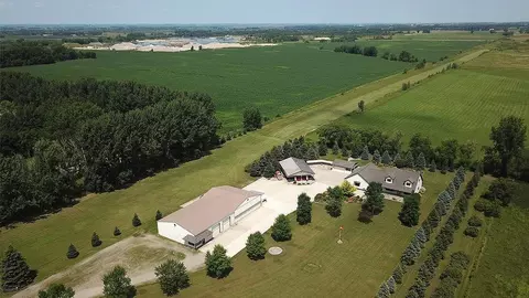 18000 Us-10 Hwy, Hawley, MN 56549