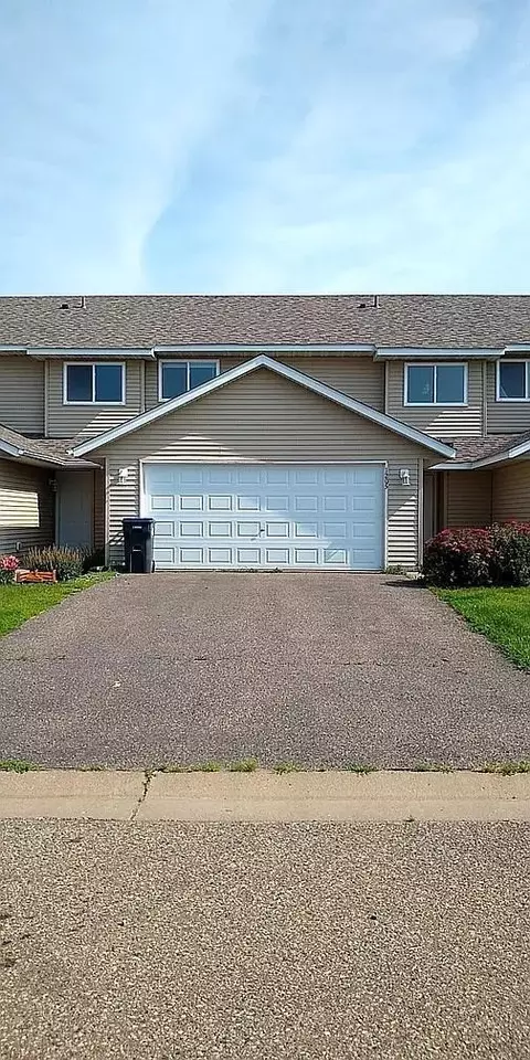 1205 W 9th St, New Richmond, WI 54017