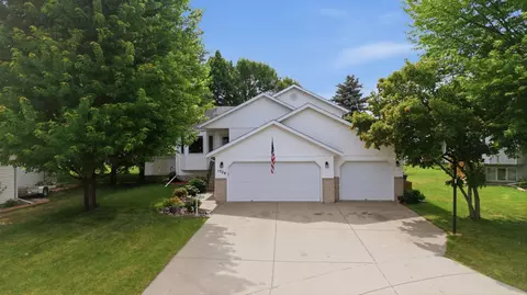 1709 33 12 St S, Moorhead, MN 56560