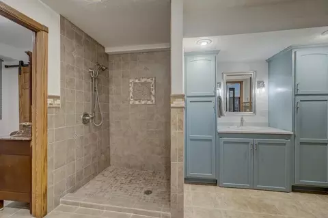 Bath - 15912 Cascade Path, Rosemount, MN 55068 photo 7 of 8