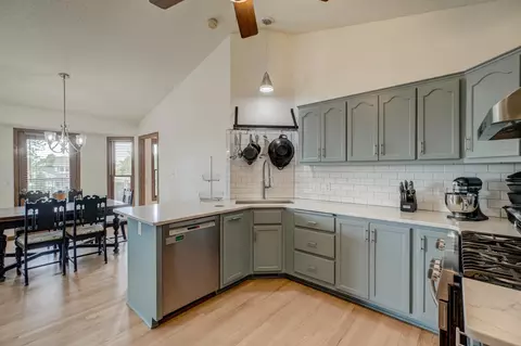 Kitchen - 15912 Cascade Path, Rosemount, MN 55068 photo 3 of 5