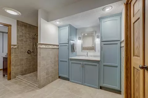Bath - 15912 Cascade Path, Rosemount, MN 55068 photo 6 of 8