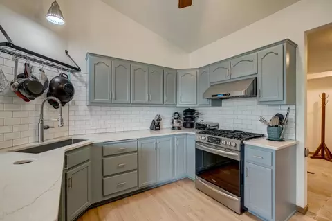 Kitchen - 15912 Cascade Path, Rosemount, MN 55068 photo 2 of 5